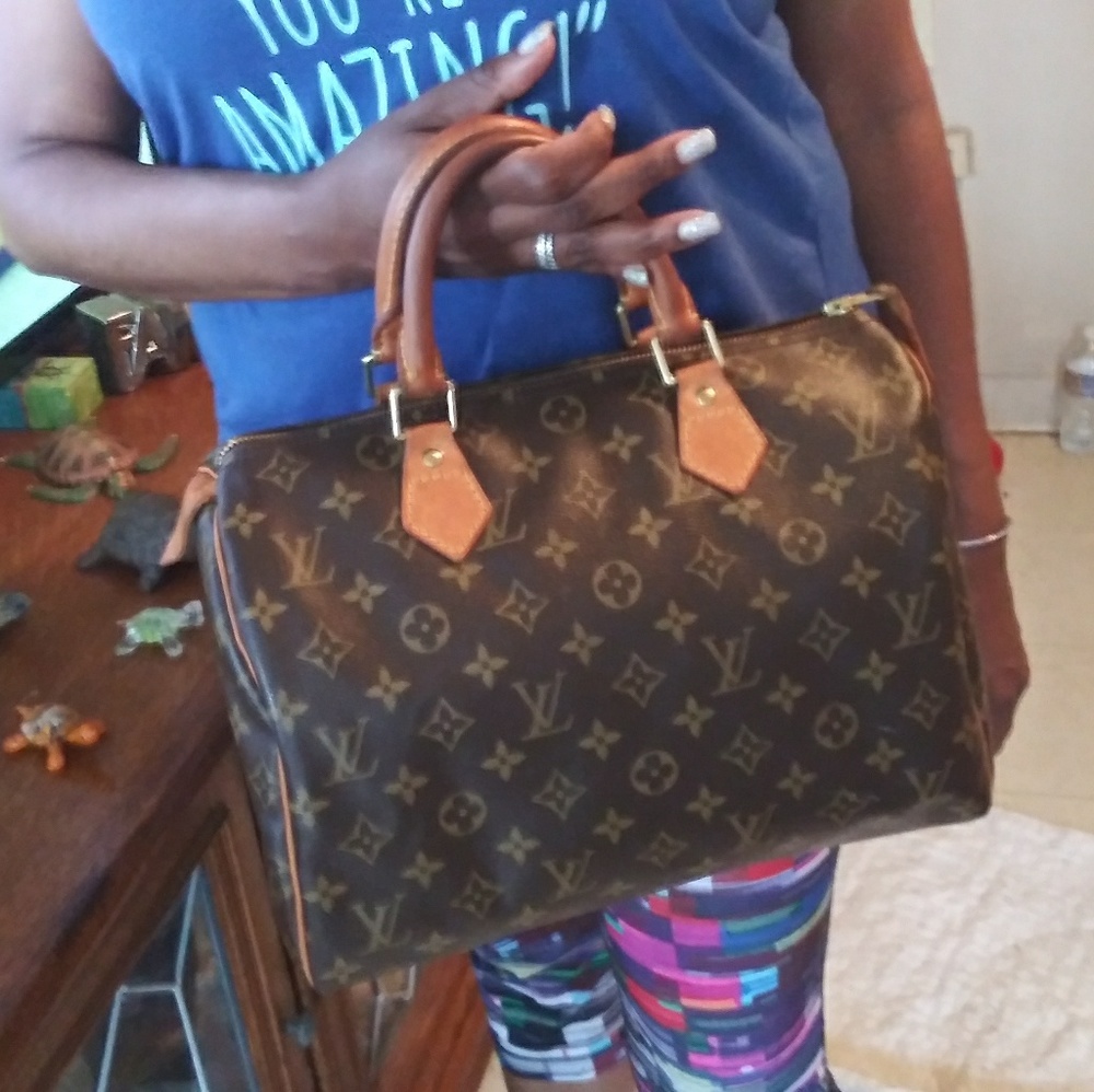 Authentic Louis Vuitton speedy